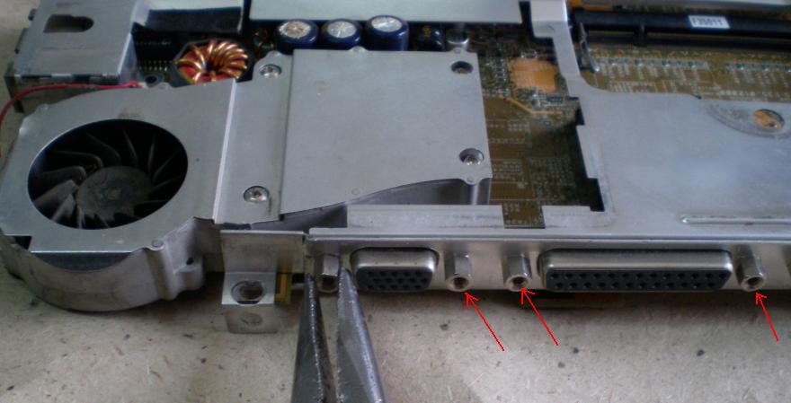 RoverBook Partner E417L continue disassembly.